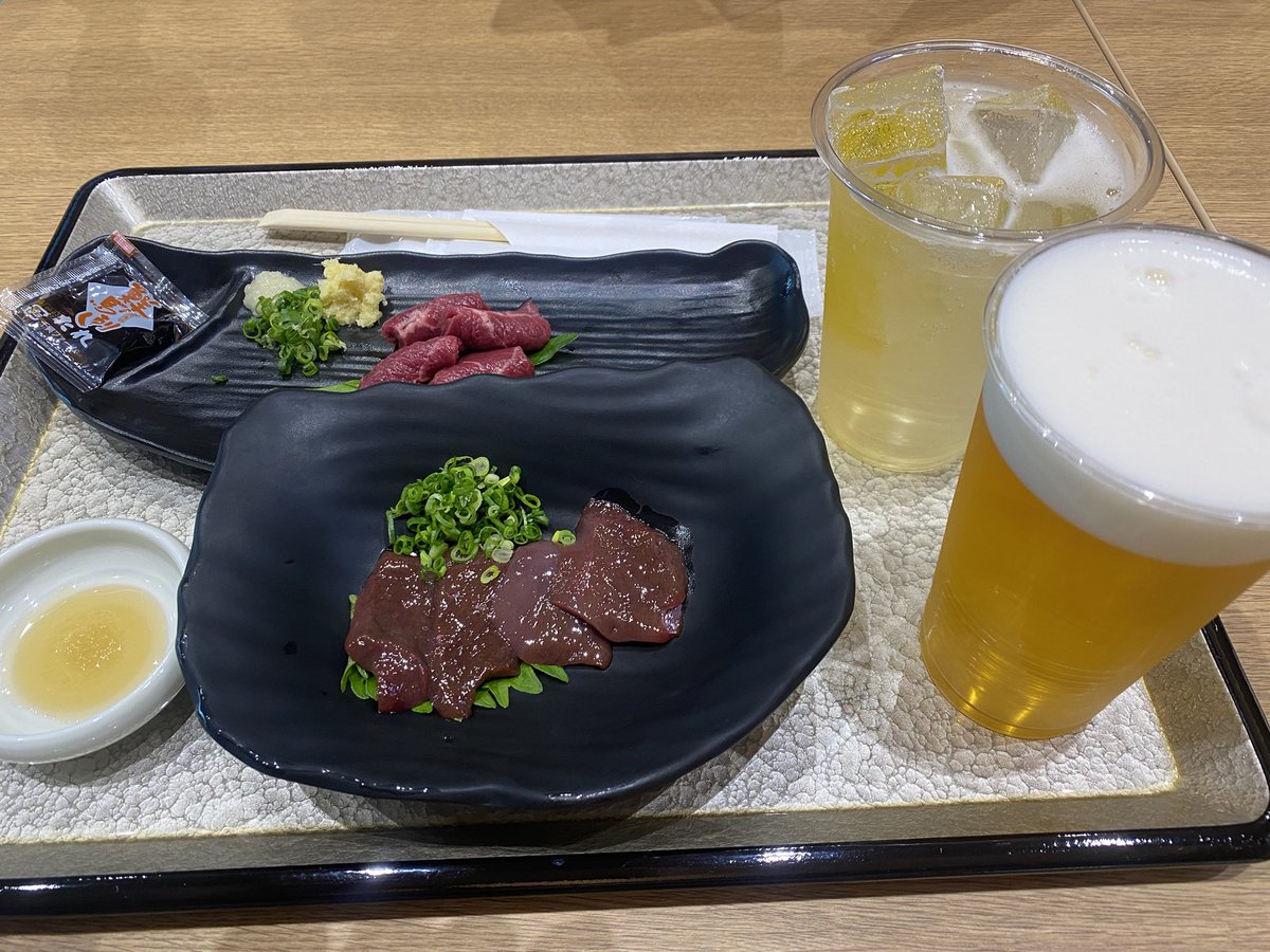 cathiroshi's tweet photo. ありがとう熊本
馬肉でしめ。

#走ったら食べるこれ鉄則 https://t.co/mFML5iyTwL