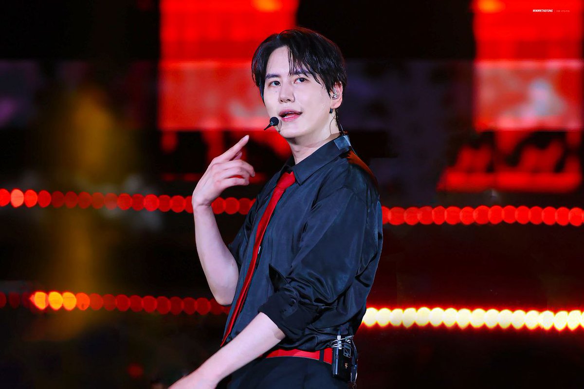 Masya Allah banget ya alhamdulillah musikal Benhur membuat beliau kembali ke fitrahnya sebagai ceo kaya raya berparas tampan dan dingin yang jatuh cinta pada y/n si miskin😔 -star