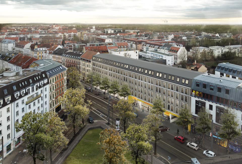 alter_Showke's tweet photo. Ist schon bekannt warum die Feuerwehr u. Bullen heute im alten, neuen Netto in #Connewitz mit mehreren Eisatzfahrzeugen vor Ort war? ( hinten am Eingang war heut schon Schlüsselausgabe für die Minibuzzen an die reichen Kinder u. Co ) ... 🧐 https://t.co/YIJ2o99Nys