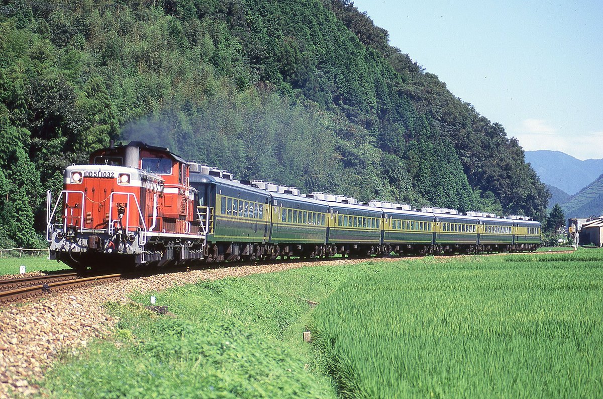 サロンカーやくも サロンカーなにわでゆく出雲381系ゆったりやくも編成 幕回し展示と車内