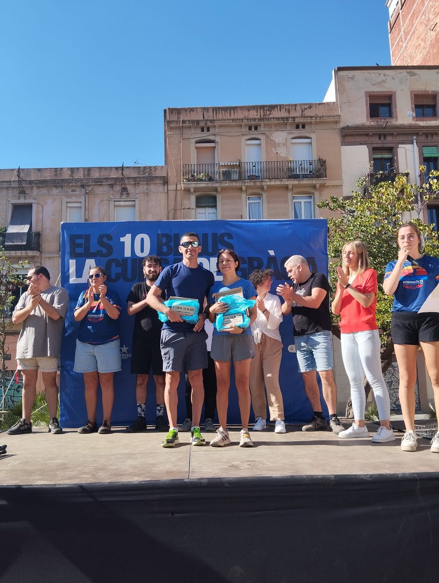 cvg_cat's tweet photo. Entrega de premis dels @10Blaus https://t.co/gwLEf5NwY1