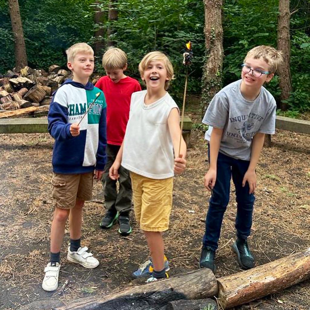 SFSOxford's tweet image. Sunday morning S’mores in the Plantation #ILoveBoarding #boardingweekend #campfire #SchoolGrounds