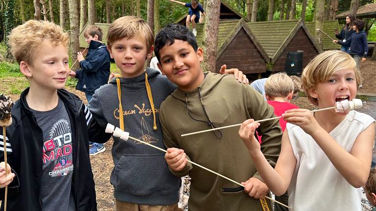 SFSOxford's tweet image. Sunday morning S’mores in the Plantation #ILoveBoarding #boardingweekend #campfire #SchoolGrounds
