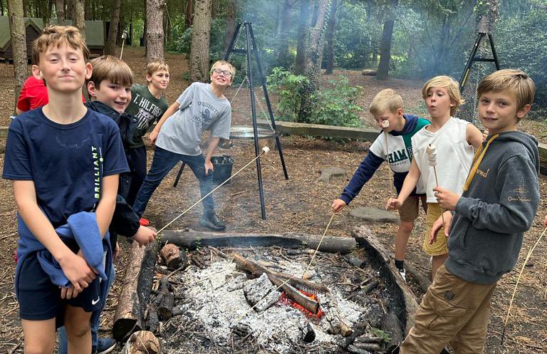SFSOxford's tweet image. Sunday morning S’mores in the Plantation #ILoveBoarding #boardingweekend #campfire #SchoolGrounds