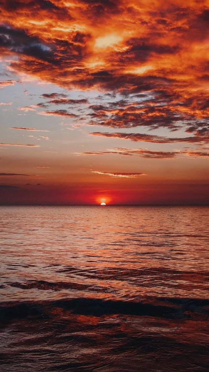ViralTodayX's tweet photo. Sunset 🫶🏻 Good Sunday https://t.co/hqMfhxS7Nz