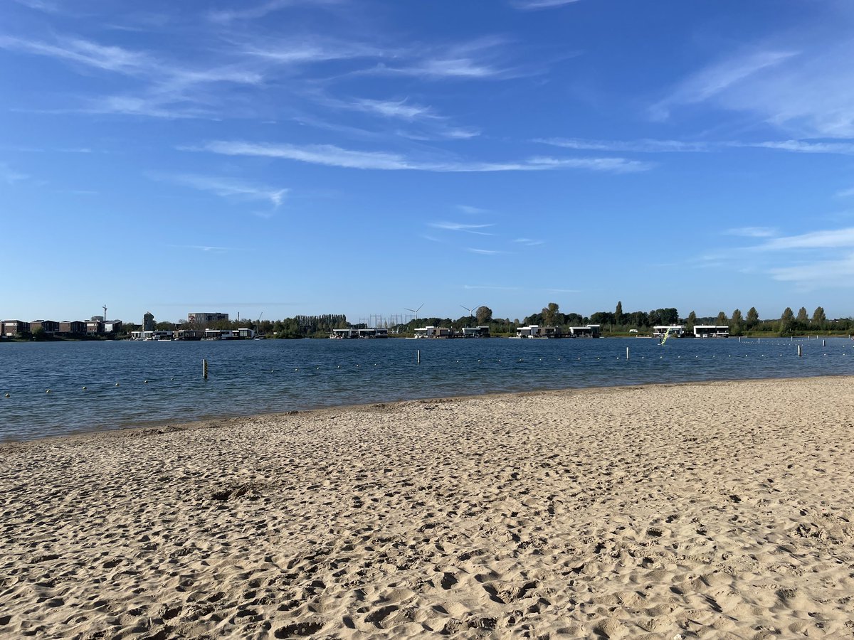 1 oktober 2023 en nog heerlijk zwemmen in de Lentse plassen. 🏊‍♀️🏊‍♀️