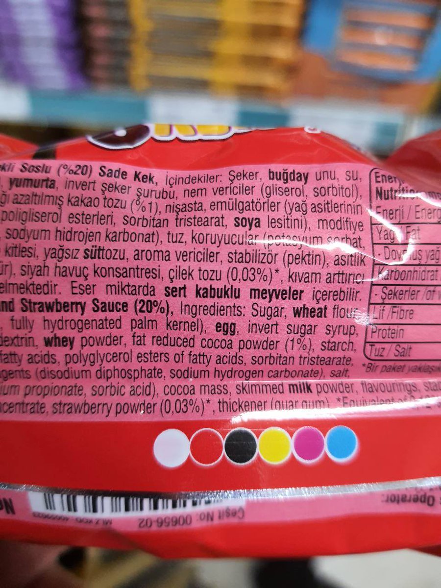 Ülker 8 Kek ismiyle satılan Çilekli Kek ürününde %0,03 oranında çilek tozu bulunuyor.
Yüzde 3 değil,
Binde 3 değil,
Onbinde 3 çilek tozu...
Bu kadar bonkör olmayın Ülker bey. Bu milleti çilek komasına mı sokacaksınız?
<a href="/Ulker/">Ülker</a>