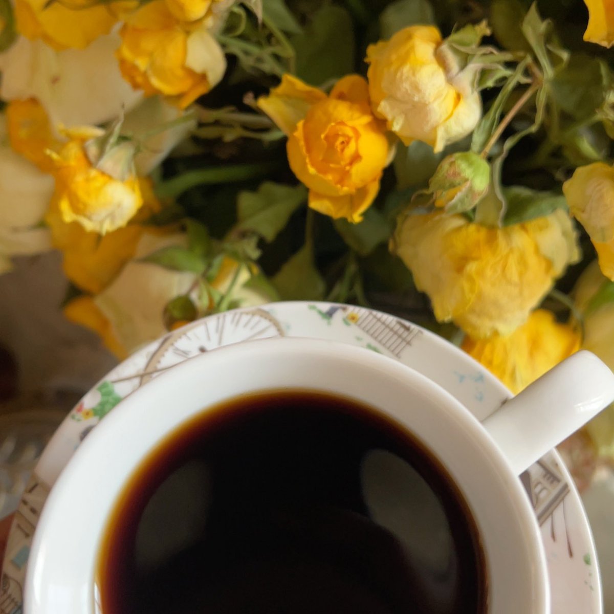 0arll1's tweet photo. H A A P Y. C A F F E. D A Y  ☕️ 💛 #اليوم_العالمي_للقهوه https://t.co/afKzAzUdKP