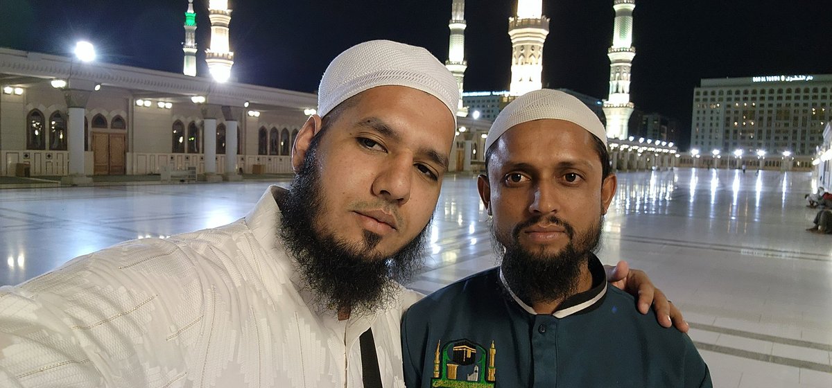 MamurBadar's tweet photo. Masjid E Nabawi Me Ek Bangladeshi Subscribers Se Mulaqat #madinasharif #masjidnabawi #mamurbadar #mufti_badar_offical https://t.co/cW2uxJ3hZa