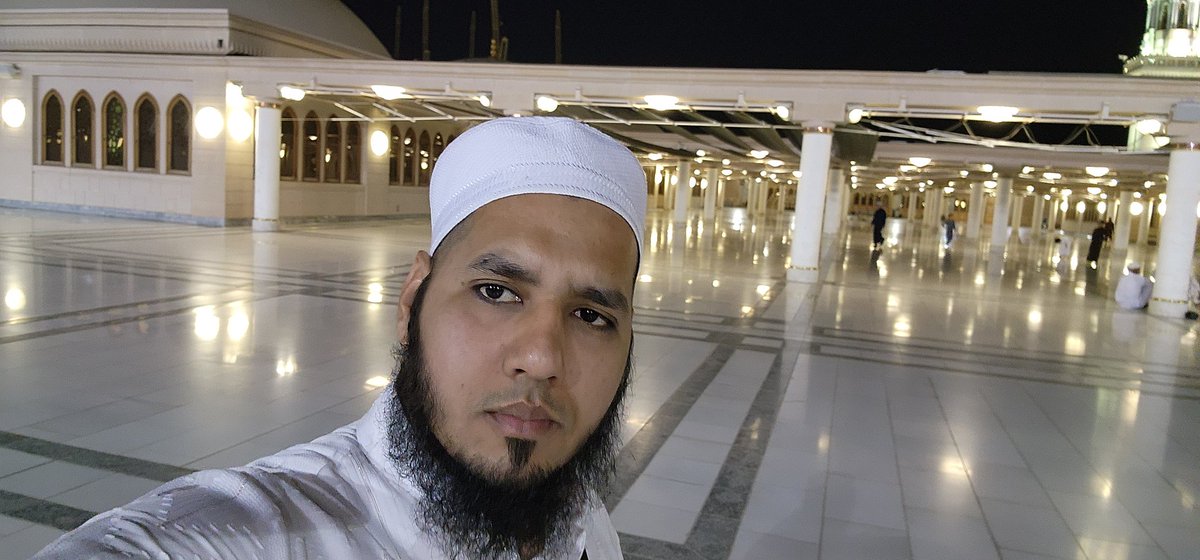 MamurBadar's tweet photo. Masjid E Nabawi Me Ek Bangladeshi Subscribers Se Mulaqat #madinasharif #masjidnabawi #mamurbadar #mufti_badar_offical https://t.co/cW2uxJ3hZa