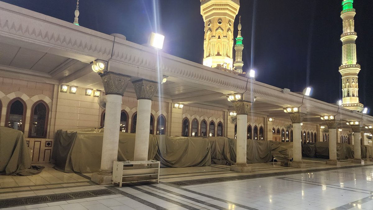 MamurBadar's tweet photo. Masjid E Nabawi Me Ek Bangladeshi Subscribers Se Mulaqat #madinasharif #masjidnabawi #mamurbadar #mufti_badar_offical https://t.co/cW2uxJ3hZa
