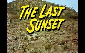 merlinpapin3's tweet photo. .@FredOL69007 #AnecdoteCinéma sur le film #ElPerdido , Ce film a eu une influence majeure sur Sergio Leone, qui a travaillé avec le réalisateur Robert Aldrich sur Sodome et Gomorrhe (1962).
Bien que Joseph Cotten ait apporté sa propre nourriture et son eau des États-Unis pour le tournage au Mexique, cela n'a servi à rien. Il a été le premier membre de l'équipe de tournage à tomber malade.
Le tournage de la collecte de bétail s'est avéré problématique car les taureaux étaient fréquemment vus montant les vaches.
Rock Hudson a reçu les éloges sans réserve du réalisateur Robert Aldrich , qui a été extrêmement impressionné par son manque d'ego et son pur professionnalisme.
La relation de Kirk Douglas avec le réalisateur Robert Aldrich a connu un début difficile, alors qu'Aldrich est arrivé au Mexique avec cinq autres scénaristes qui travaillaient tous sur ses projets à venir. Douglas était furieux que toute l'attention d'Aldrich ne soit pas dirigée vers ce film, il a donc insisté pour que les scénaristes soient renvoyés à Hollywood. La relation entre les deux hommes est restée froide par la suite.