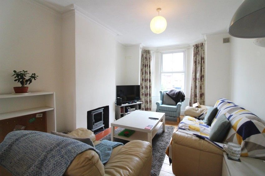 Nicholas Est Agents tweet media