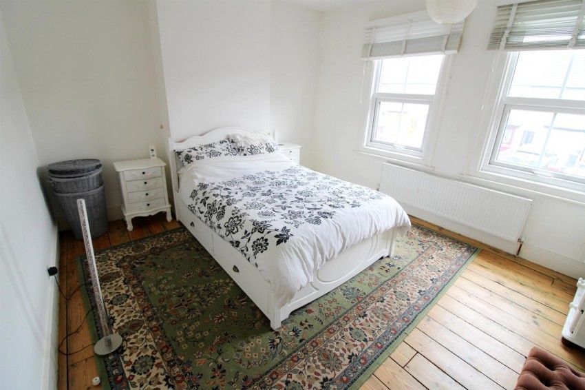 Nicholas Est Agents tweet media