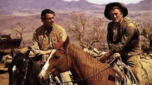 merlinpapin3's tweet photo. .@FredOL69007 #AnecdoteCinéma sur le film #ElPerdido , Ce film a eu une influence majeure sur Sergio Leone, qui a travaillé avec le réalisateur Robert Aldrich sur Sodome et Gomorrhe (1962).
Bien que Joseph Cotten ait apporté sa propre nourriture et son eau des États-Unis pour le tournage au Mexique, cela n'a servi à rien. Il a été le premier membre de l'équipe de tournage à tomber malade.
Le tournage de la collecte de bétail s'est avéré problématique car les taureaux étaient fréquemment vus montant les vaches.
Rock Hudson a reçu les éloges sans réserve du réalisateur Robert Aldrich , qui a été extrêmement impressionné par son manque d'ego et son pur professionnalisme.
La relation de Kirk Douglas avec le réalisateur Robert Aldrich a connu un début difficile, alors qu'Aldrich est arrivé au Mexique avec cinq autres scénaristes qui travaillaient tous sur ses projets à venir. Douglas était furieux que toute l'attention d'Aldrich ne soit pas dirigée vers ce film, il a donc insisté pour que les scénaristes soient renvoyés à Hollywood. La relation entre les deux hommes est restée froide par la suite.