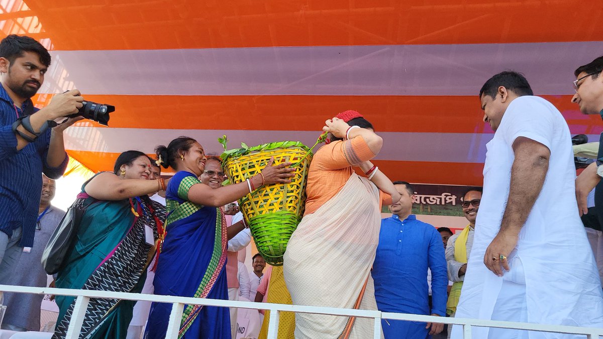 SushantaDebSin5's tweet photo. ভারতীয় জনতা পার্টি ট্রেড ইউনিয়ন রিলেশন সেল এর ডাকে চা শ্রমিক সমাবেশ শিলিগুড়িতে।
@smritiirani @DrSukantaBJP @SuvenduWB @Amitava_BJP @RajuBistaBJP @ArunMandalWB @anandbarman286 @ShankarGhoshBJP @JayantaRoyJPG https://t.co/z58K6posUJ