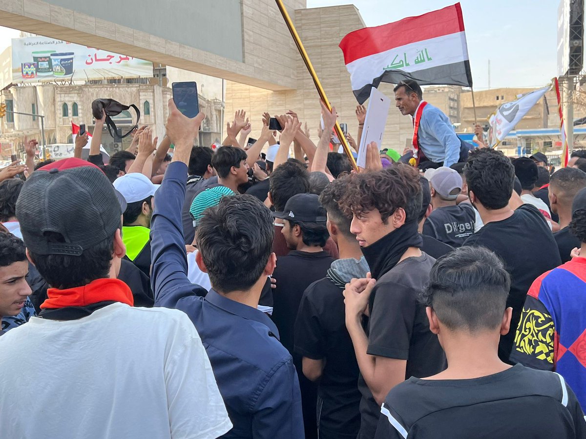 rudaw_arabic's tweet photo. أنصار ثورة تشرين في ساحة التحرير وسط بغداد يستذكرون احتجاجاتهم ويطالبون بمحاسبة قتلة المتظاهرين https://t.co/PGfMnXp6TR