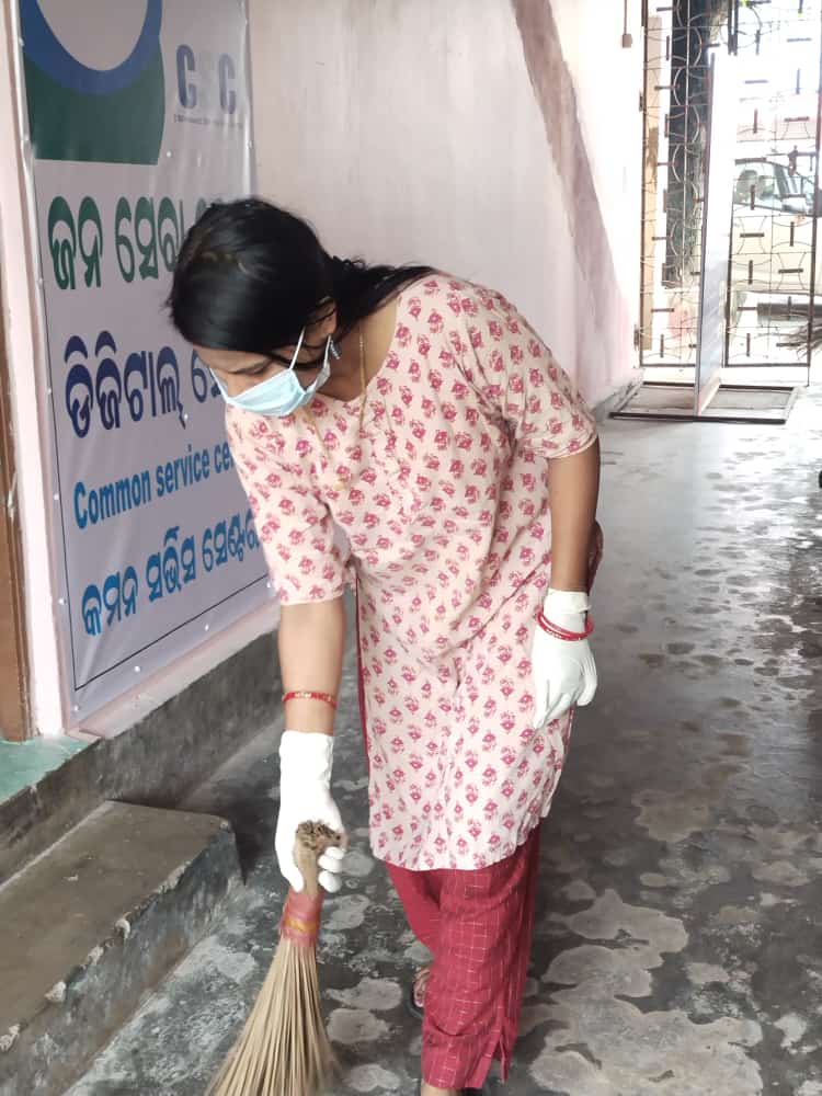 Swachh Bharat Mission continue at every block through CSC VLE of Balasore District.
#SwachhataHiSeva #SwachhBharatAbhiyan

<a href="/CSCegov_/">CSCeGov</a> <a href="/sanjaykrakesh/">Sanjay K Rakesh</a> <a href="/OdishaSpv/">CSC SPV Odisha</a> <a href="/mohan8833_mmr/">Madan Mohan Rout</a> <a href="/SwachhBharatGov/">Swachh Bharat Urban</a>
<a href="/SwachSurvekshan/">Swachh Survekshan</a>
<a href="/DBalasore/">Collector & DM Baleswar</a> <a href="/sagarika_nath/">Sagarika IPS</a>