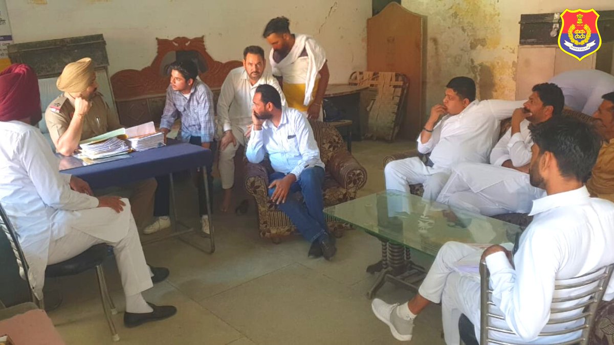 Jal_R_Police's tweet photo. Jalandhar Rural Police organized grievance redressal 'Rahat Camps' in police stations where #complaints were #redressed on the spot and #people were made aware about domestic #violence, child #abuse, #saanjh services and helpline number 181/112/1098/1930.
#SaanjhShakti https://t.co/Q4pU0iGFIo