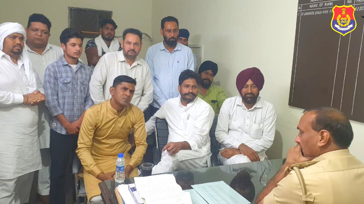 Jal_R_Police's tweet photo. Jalandhar Rural Police organized grievance redressal 'Rahat Camps' in police stations where #complaints were #redressed on the spot and #people were made aware about domestic #violence, child #abuse, #saanjh services and helpline number 181/112/1098/1930.
#SaanjhShakti https://t.co/Q4pU0iGFIo