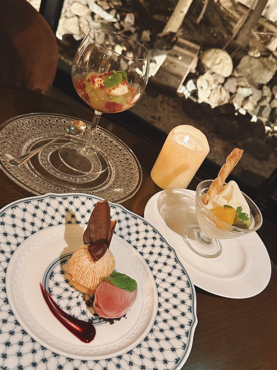 家族と伊勢海老と黒毛和牛食べてきた
非常にえっちだった…(⁠(⁠ ⁠ˊ⁠ᵕ⁠ˋ⁠ ⁠)⁠) https://t.co/rqSeaJWg4m