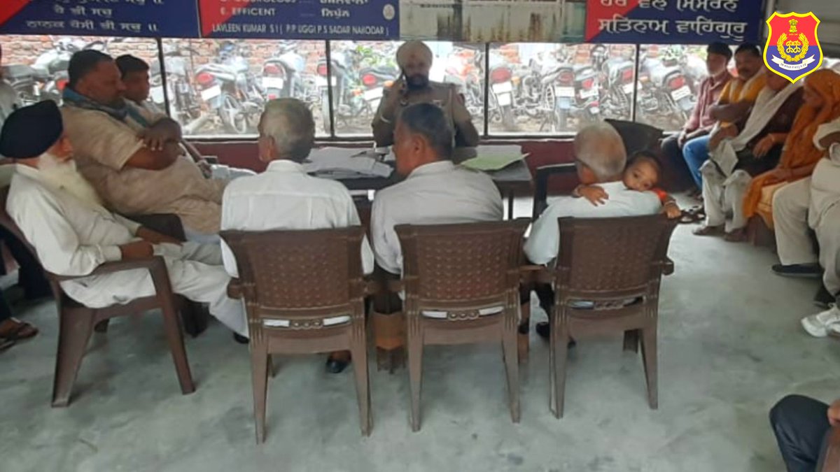 Jal_R_Police's tweet photo. Jalandhar Rural Police organized grievance redressal 'Rahat Camps' in police stations where #complaints were #redressed on the spot and #people were made aware about domestic #violence, child #abuse, #saanjh services and helpline number 181/112/1098/1930.
#SaanjhShakti https://t.co/Q4pU0iGFIo