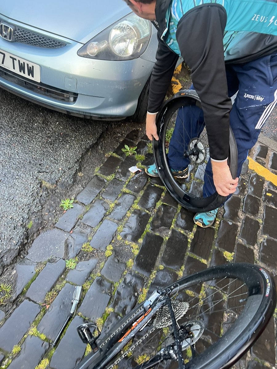 wilson_gw's tweet image. On the way from Murrayfield to Paris now and puncture before leaving Edinburgh then mechanical in the borders 🙄🤷‍♂️🤷‍♂️🤷‍♂️