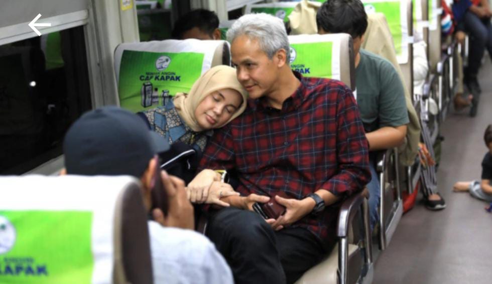 007koteka's tweet photo. ×××
Sosok dibalik suksesnya Ganjar Pranowo

Siti Atikoh : 
“Saya Wakafkan Suami Saya untuk Rakyat "

𝗞𝗲𝗹𝘂𝗮𝗿𝗴𝗮 𝗖𝗲𝗺𝗮𝗿𝗮 𝗚𝗮𝗻𝗷𝗮𝗿 https://t.co/lgChIGgTl1