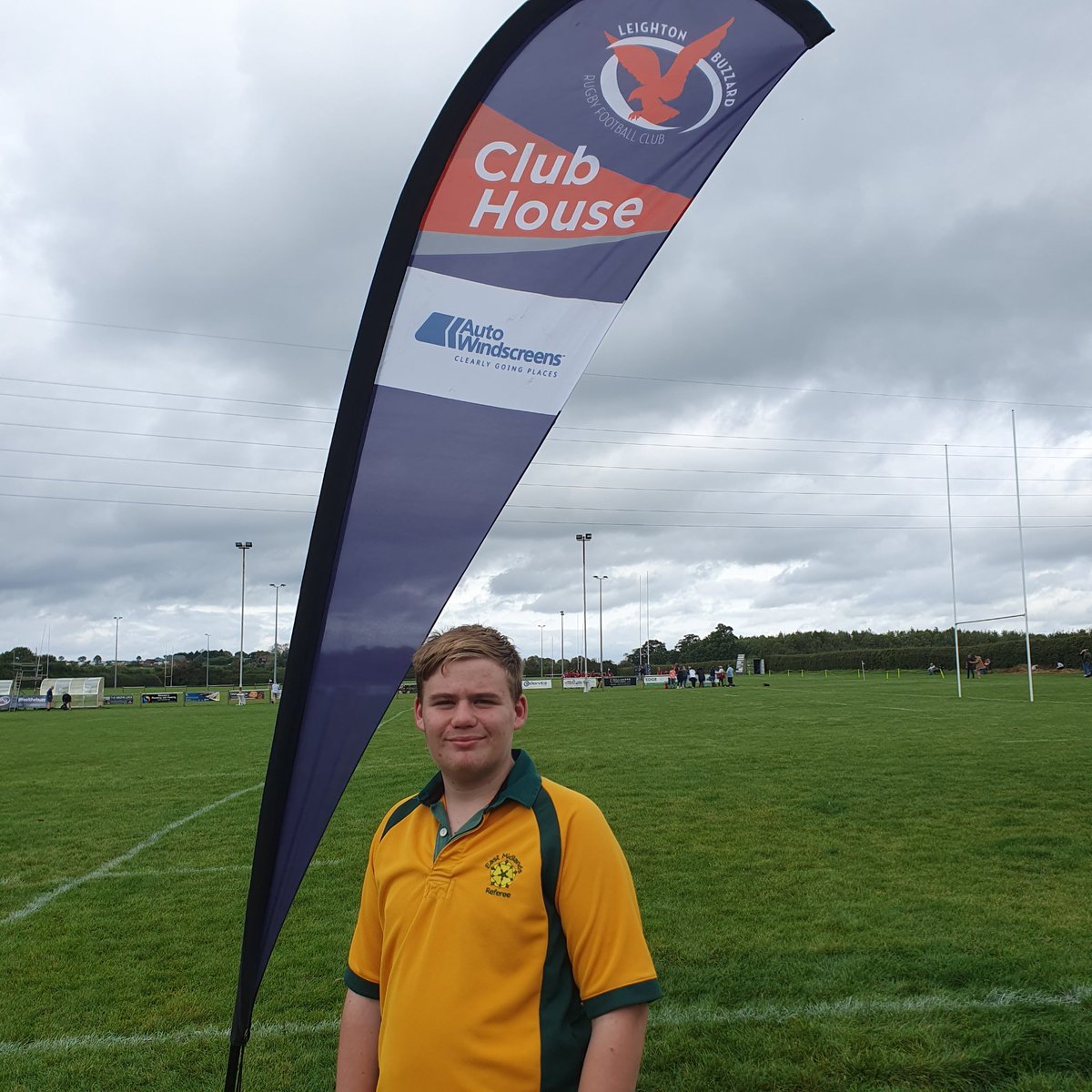 HarryIsaacs16's tweet photo. Here at @buzzardrugby for 2 games today first for their U15 XV vs @BuckinghamRUFC and their U15 mixed girls team vs U15 @OfficialONRF #norefnogame #emrurs #kybo #ymo @Manor_School @BbobRfc @WayneBarnesRef @RFU_Refs @emrurs @ChrisRidley1993  @ADAMtheLEAL
@GeorgeSelwood https://t.co/Avlhpi90ZQ