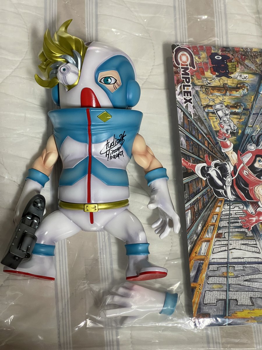 4646oneone's tweet photo. 続きまして衝動買いしました。
ヨシキノさんとDaichi君が稲坂さんからサイン✍️もらってたので私も欲しくなりカラバリですが持ってなかったので購入しました⭐️
今日のお店は綺麗な奥さん連れてきていたのでペインターネットさんみたいに今後も夫婦での参加だと微笑ましく思います😁

#STUDIO24
#CMPLEX https://t.co/0rSgUzkest