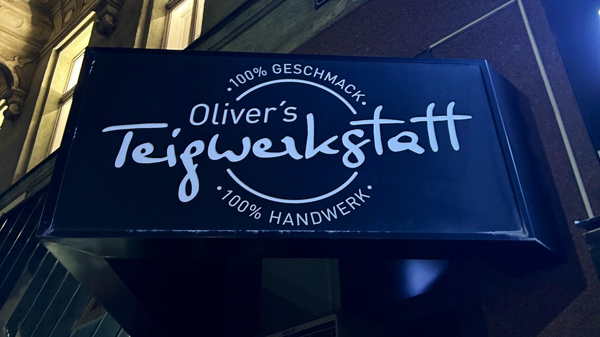FranzLicht's tweet photo. Hochwertiges Dinkelgebäck, powered by der mausigsten aller Schriftarten ✨ Legendärerweise lautet ihr Name übrigens „Monsoon“ https://t.co/Bo4CTZHsfl