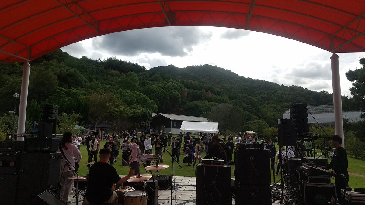 0419Deadpurin's tweet photo. さぁ、あともう少し!
DMにて受付ます
10/22 at白鳥公園野外ステージ
"Abyss vol.3
JR白鳥駅から徒歩15分
各バンド、是非チェックしてみて下さい
#life
#stormofvoid
#Greenmilkfromtheplanetorange
#deathro
#FesterDecay
#unholy11
#fullthrottlelowpowers
#deadpudding
#existenz
#deservetodie https://t.co/GxbStB1Ygt