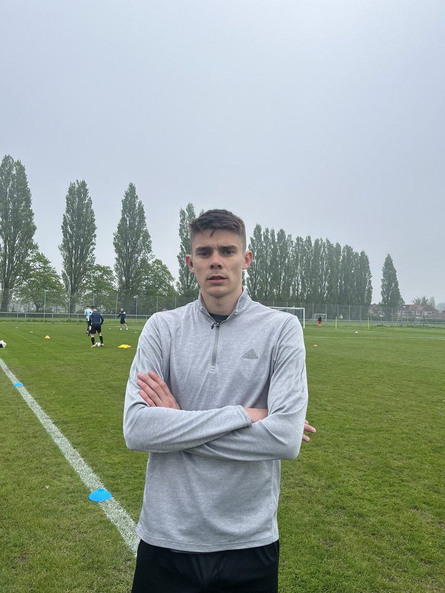 GOAAAAAAAL 

🔴 0 - 4 🔵

Connor Boyd.