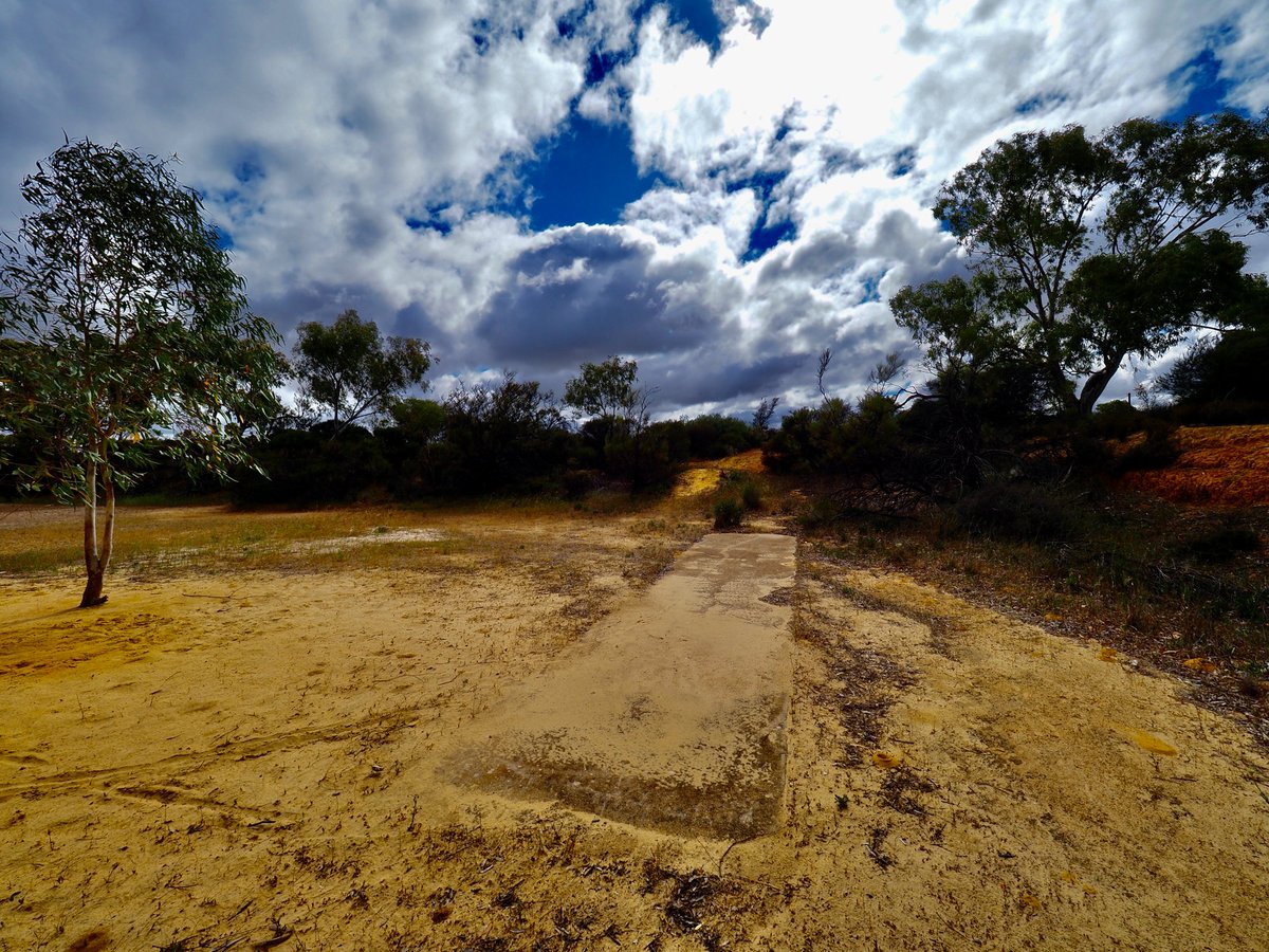LesEverettFreo's tweet photo. Once a practice pitch near Wongan Hills DHS. The light was right today. More pitches https://t.co/j5aFmeKpqV https://t.co/Rm8AvWcbUz