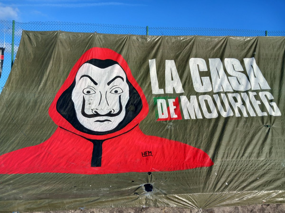 lelannic77's tweet photo. Retour au pays breton pour ce GSC Moreac-Vannes OC, 4e tour de coupe de France (1-3) Plaisir de revenir dans ce stade rempli de souvenirs! Bravo les rouges et verts. O Breizh ma Bro. #Moreac #Vannes #football #FFF #Cdf https://t.co/oYc6yg8YiE