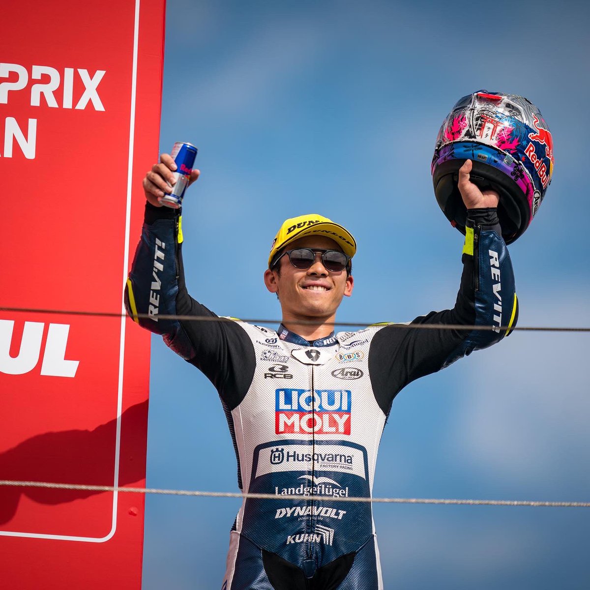 AyumuSasaki1's tweet photo. 日本グランプリ2位🍾
優勝まで届きませんでしたが、皆様の応援そしてサポートの力で表彰台獲得する事が出来ました🙏
特別な週末、本当に心が溢れるぐらいの愛情を皆様から頂き感謝の気持ちしかないです　本当に応援ありがとうございました❤️ https://t.co/K1bLbTrdP5