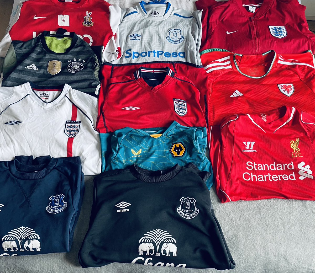 Quick snap of the latest items dug out from the Kit Bag 

All too be listed for sale in next day or 2 - if any tickle your taste buds, get in touch 
 #FootballKits #VintageFootball #RetroFootballKits