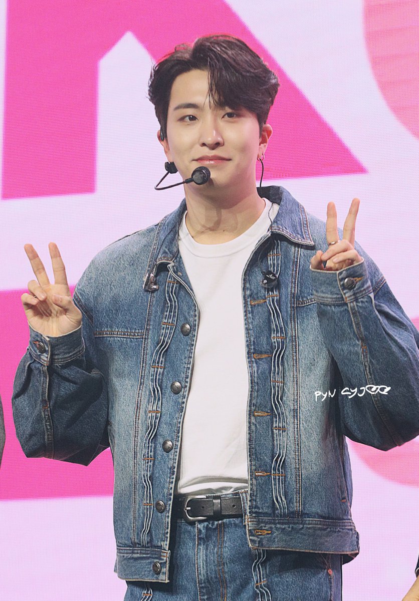 pyncyj's tweet photo. 231001 💚🌙 🇰🇷🇹🇭
#YoungjaexKoreaEverywhere

✌️😊✌️ ความสดใสของโลกใบนี้ ☀️

#KoreaEverywhere #VisitKoreayear20232024 #KTOThailand #KPOPTPOP

#YOUNGJAE #Ars #영재 #갓세븐 #GOT7 @YOUNGJAExArs  @GOTYJ_Ars_Vita https://t.co/gzavitaVsu