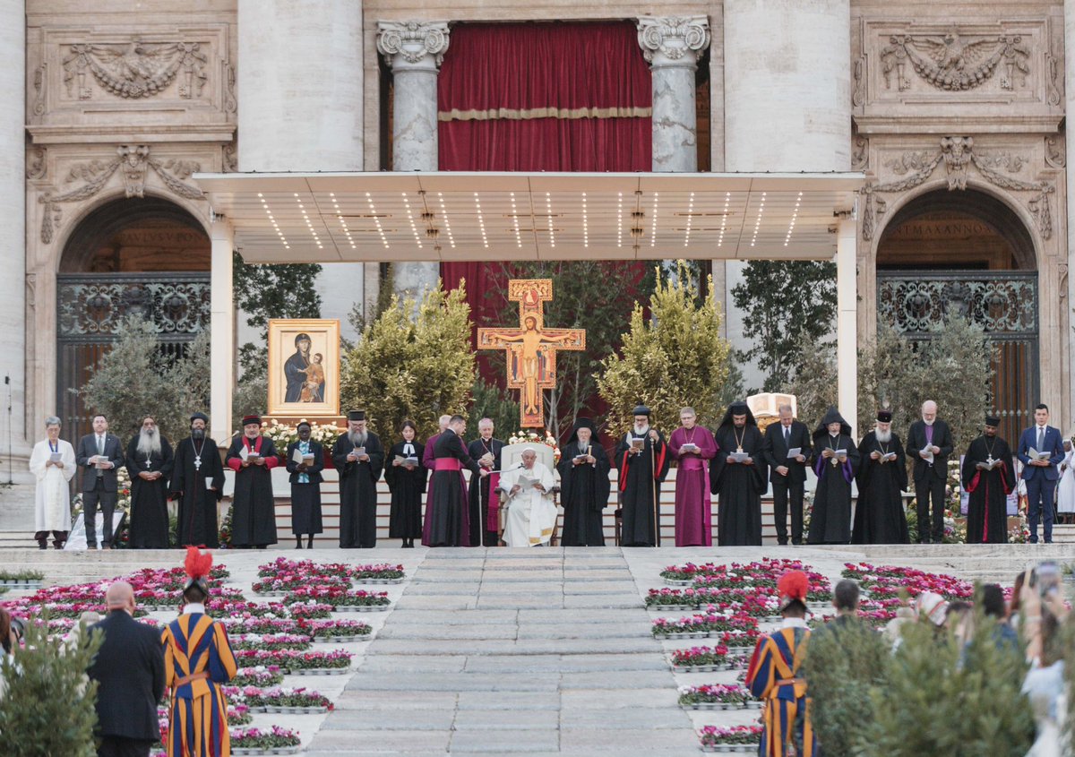 What an incredible moment - Christian leaders of different denominations stood together as a visible sign of Christian unity, at the ecumenical prayer vigil in St Peter’s Square for #Together2023.

📸: <a href="/Synod_va/">Synod.va</a> 

<a href="/diocesidiroma/">Diocesi di Roma</a> <a href="/taize/">Taizé</a>
