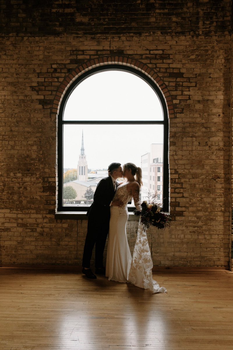 mariahlwellman's tweet photo. The best kind of announcement: WE’RE MARRIED! https://t.co/rtr3ol0yx5