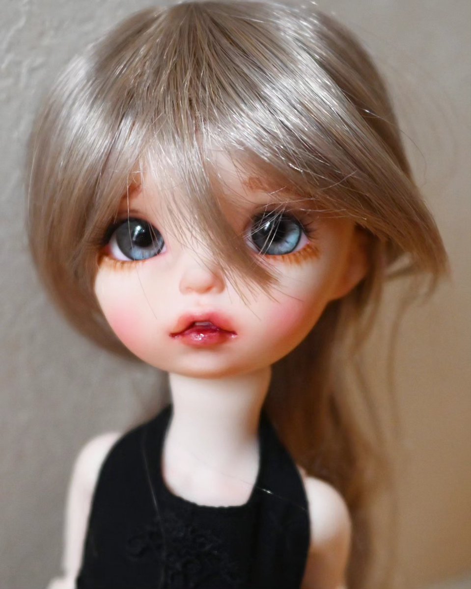 nosin_fble's tweet photo. 久しぶりにimdaさんカスタムしました🎵オーダーちゃんなので緊張したぁ〜💦💦
やっぱりキャストドール好きだなあ❤❤❤
#imda #imdacoco #bjd
#カスタムドール https://t.co/HSqzUFR7LO