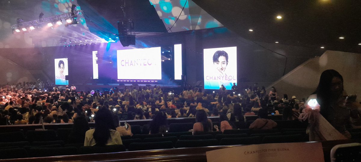 614HyuneePark's tweet photo. waiting for babi chanyeolie..
@EverBilenaPH @weareoneEXO 
#ChanyeolForEverBilena 
#RoadToPICC https://t.co/m2HwDjCJWj