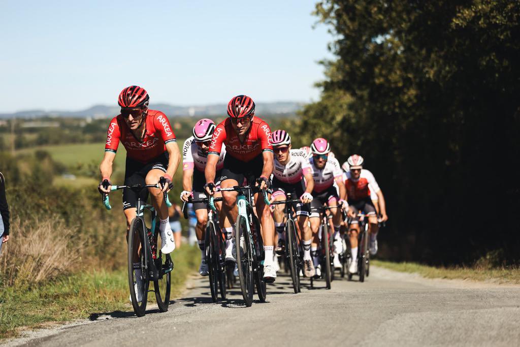 Fidèle au poste, au commandement ! Capitaine <a href="/lauPichon/">Laurent Pichon</a> 👨‍✈️ 

📸 <a href="/FRJ_studio/">Franz-Renan Joly フルジスタジオ</a>
