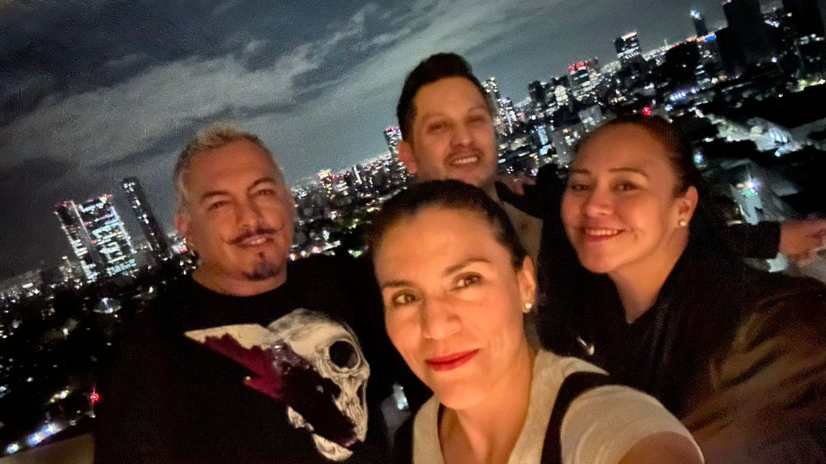 saorad84's tweet photo. #goodtimes https://t.co/ZF5xQiHfnf
