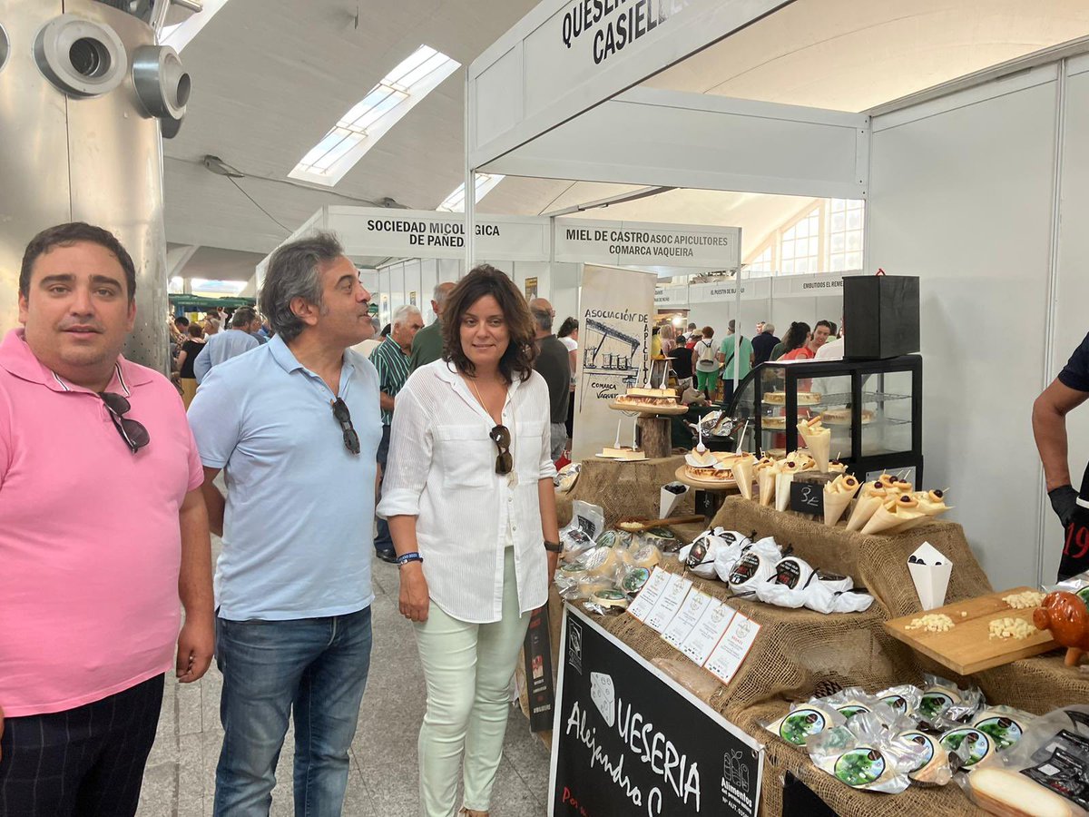 GPPAsturias's tweet photo. Esta mañana nuestra diputada regional @beatrizpolledo ha visitado Agosiero.

El 🅿️🅿️ es un partido comprometido con  los ganaderos y agricultores asturiano. https://t.co/4DsrIxs9XS