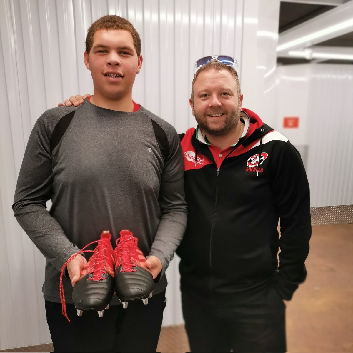 scrum5ive's tweet image. Been an inspiring week collecting kit and giving back!

Supporting a prison programme and getting young people back on the pitch is beyond rewarding!

Just can&apos;t thank @ukinsouthafrica enough for all their support on our project!