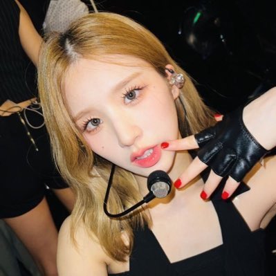 choerrywineflat's tweet photo. POV: you paved the way for stan twt
YOU ARE RHE MOMENT https://t.co/L23vk7IE4Z