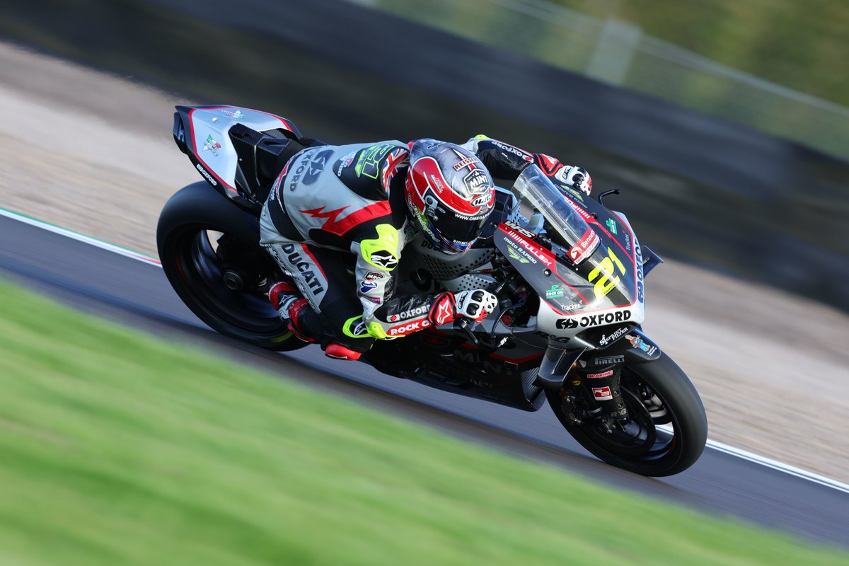 “Really enjoyed that one!” @christianiddon and @motorapidobsb on the podium in Race 2 at Donington Park! #ForzaDucati #DoningtonBSB