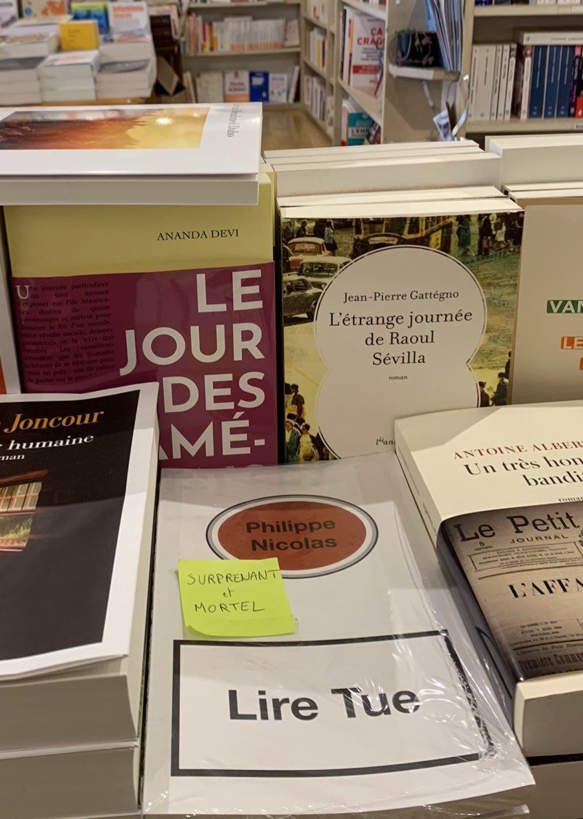PhilippeNicola's tweet photo. « Surprenant et mortel »…
Pourquoi ce post-it ? pourquoi cette critique intrigante ?
Parce que les libraires aussi font partie de l’intrigue.
Vous êtes cerné…
#librairiepage189
#livre #litterature #librairie #polar #roman #ESSECAlumni #rentreelitteraire2023 https://t.co/7Se7y80dQK