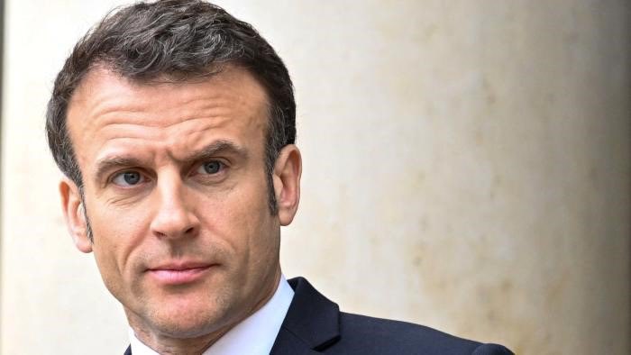 🔴 Interview du président de la république Demain, lundi 2 octobre, Emmanuel Macron accordera une interview à @france3tv Il répondra aux questions de @FlorianRinguede dans les éditions régionales #ici1920